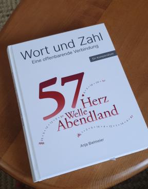 Titelbild Wort und Zahl eine offenbarende Verbindung ein Kompendium